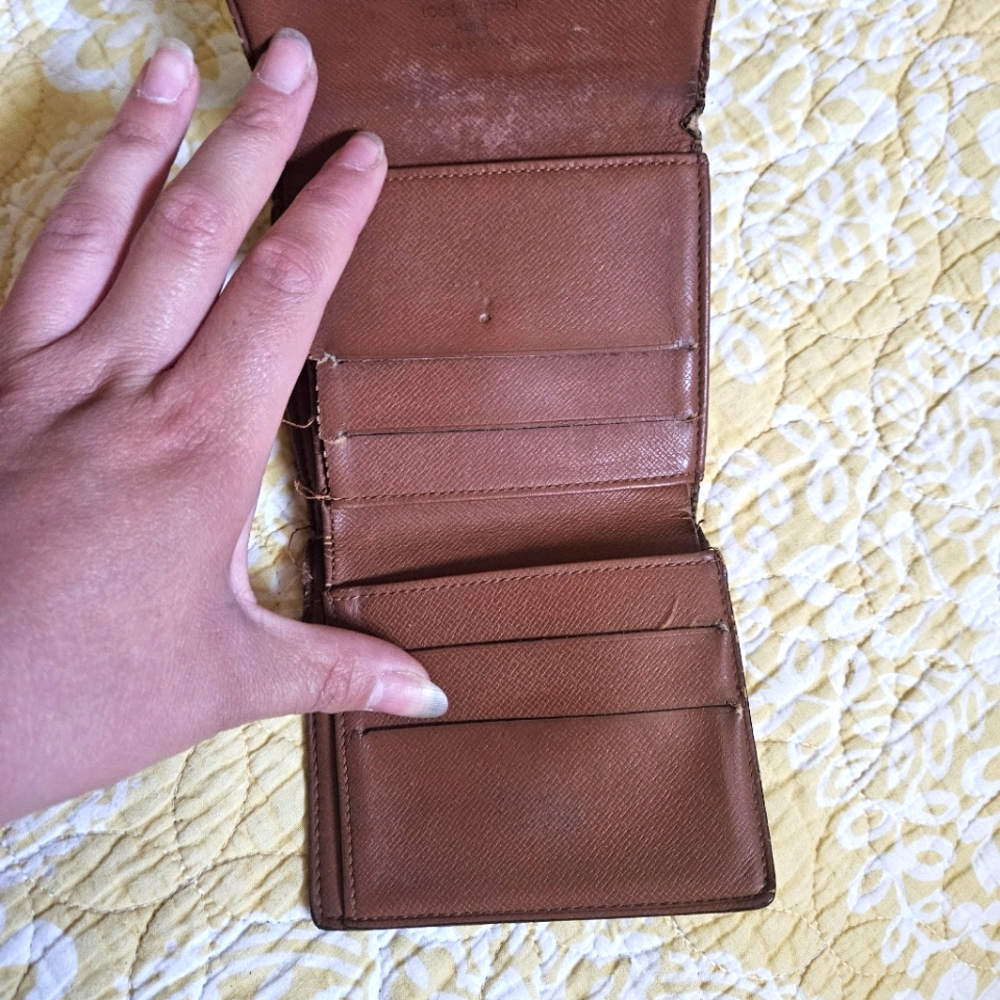 Authentic Louis Vuitton Monogram Bi-Fold - Picture 14 of 16